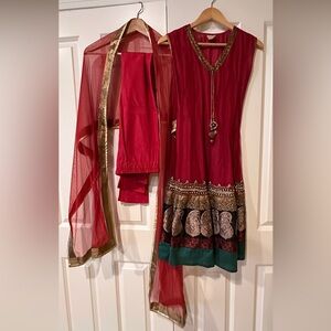 Elegant Red and Gold Traditional Indian chudidar Dress Set